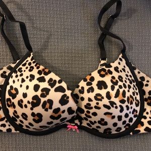 Sexy Victoria’s Secret Plunge bra - leopard print.